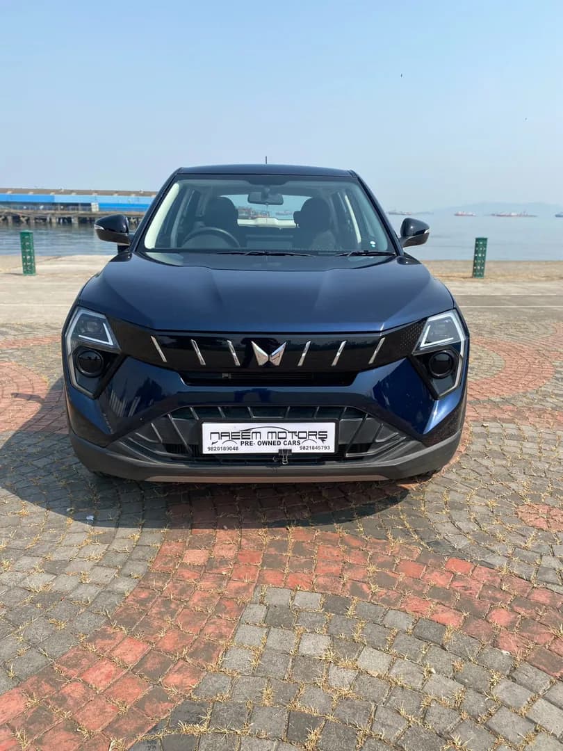 MAHINDRA XUV 3XO MX3 PETROL AUTO CAR UNDER WARRANTY